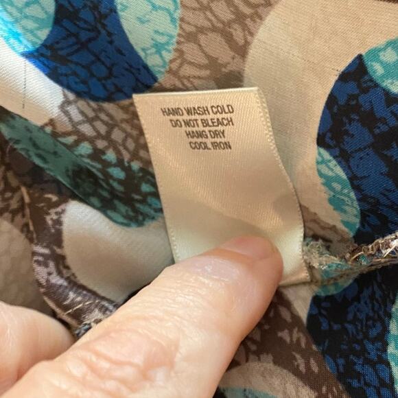 Dress Barn Women’s Sleeveless Ruffle Front Top XL - Picture 7 of 7